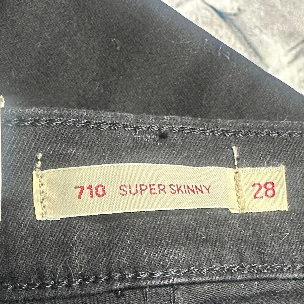 EUC Levi's Premium Black Skinny Jeans for Women - Picture 11 of 16